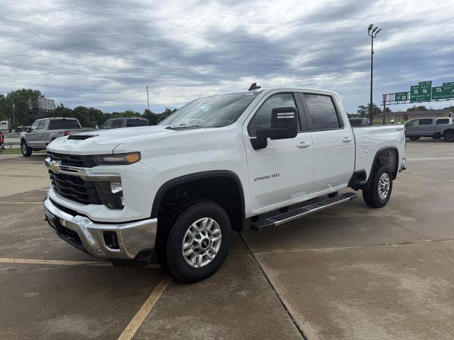 Used 2025 Chevrolet Silverado 2500 LT w/ Convenience Package AWD/4WD image 4