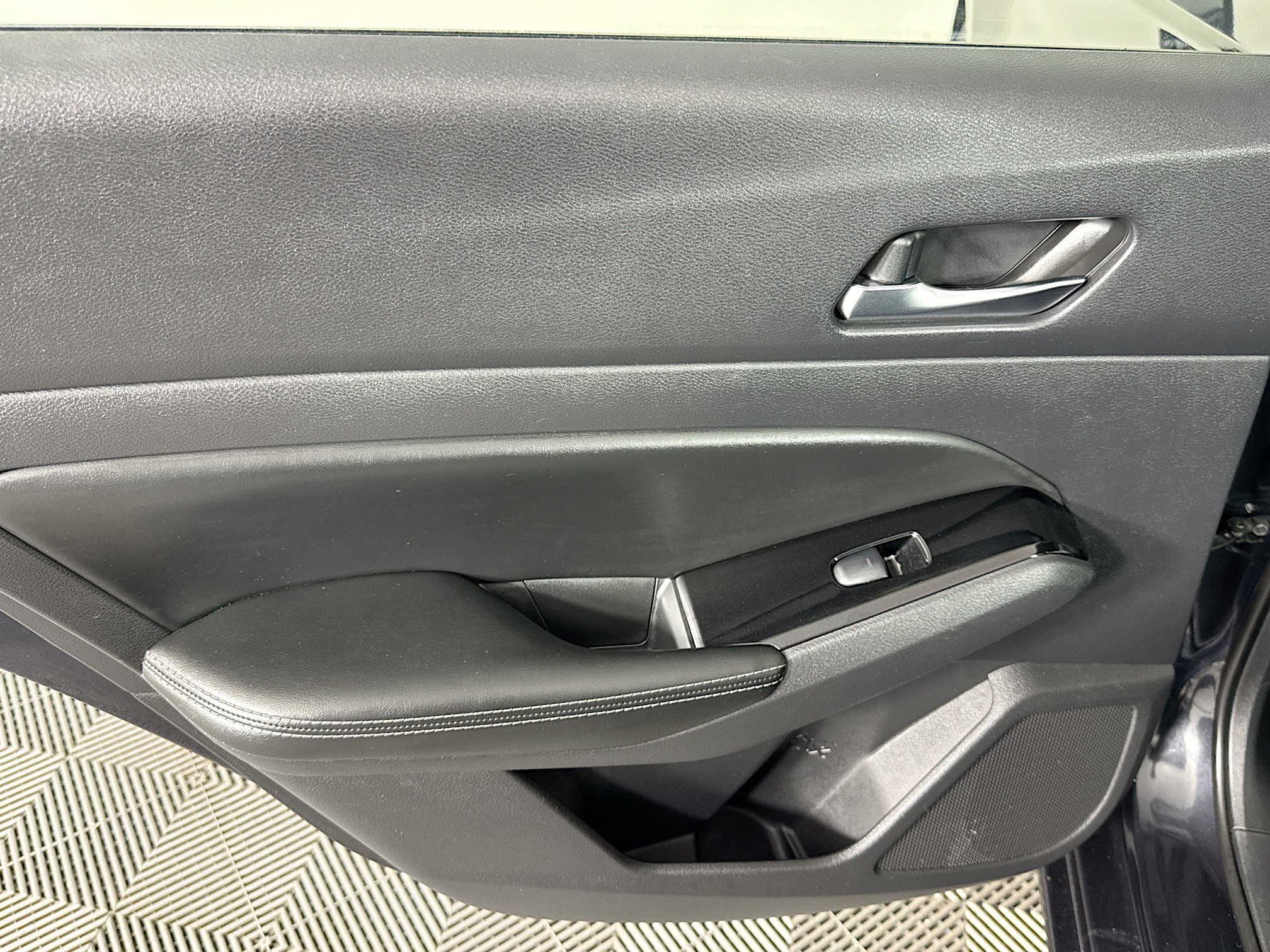 Used 2020 Nissan Altima 2.0 Platinum image 25