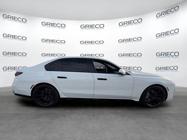 Used 2023 BMW 760i xDrive AWD/4WD image 8