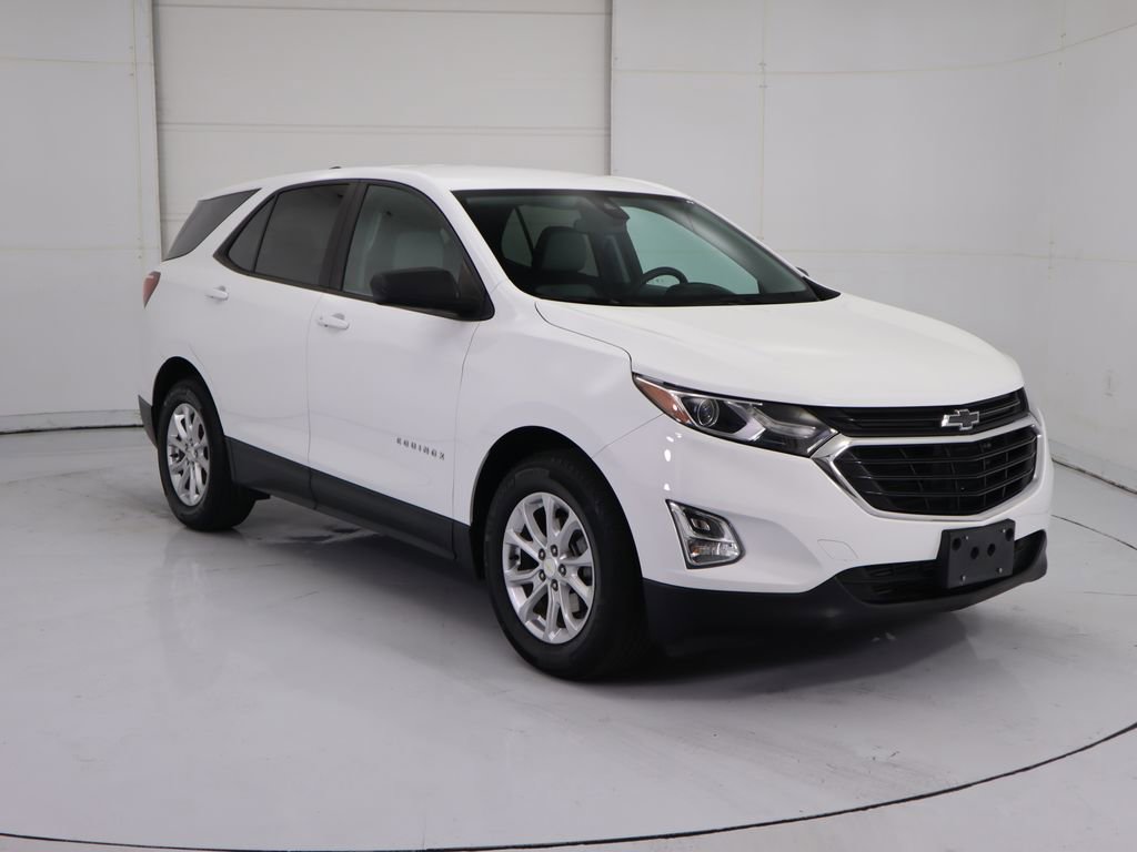 Used 2021 Chevrolet Equinox LS w/ LS Convenience Package image 3