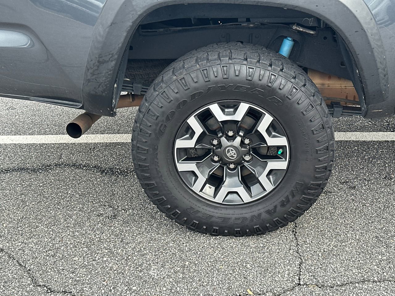 Used 2020 Toyota Tacoma TRD Off-Road image 17