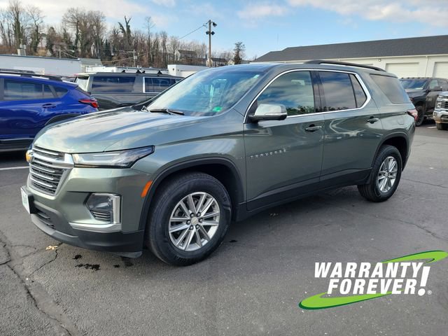 Used 2023 Chevrolet Traverse LT w/ Rear Camera Mirror Package image 3