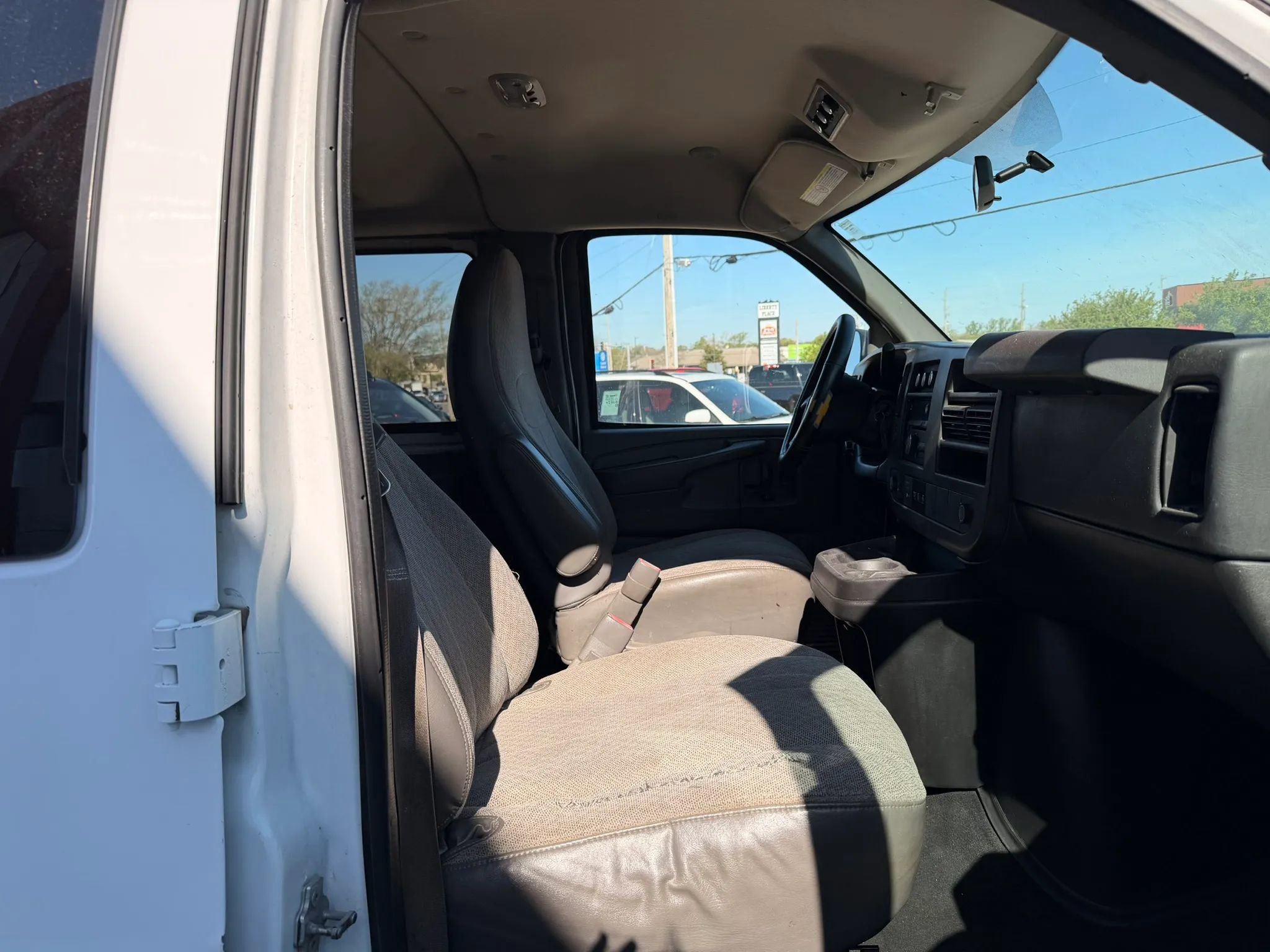 Used 2014 Chevrolet Express 3500 LT w/ LT Preferred Equipment Group image 9