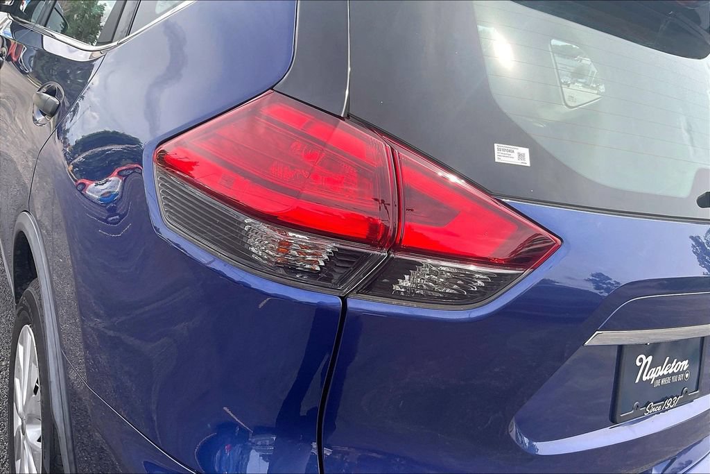 Used 2017 Nissan Rogue S AWD/4WD image 33