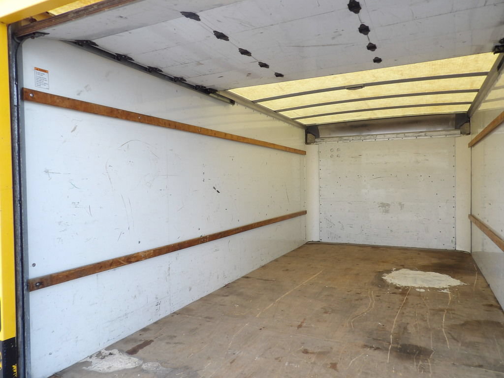Used 2017 GMC Savana 3500 Extended RWD image 34