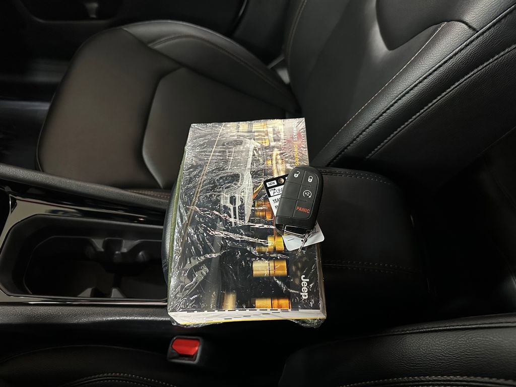 Certified 2024 Jeep Compass Limited AWD/4WD image 39