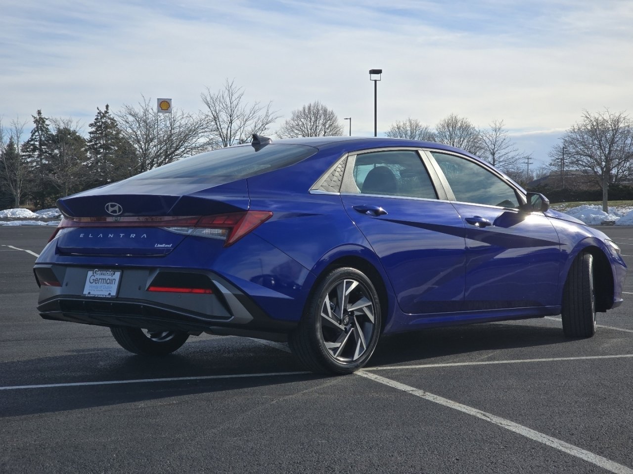 Used 2024 Hyundai Elantra Limited image 18