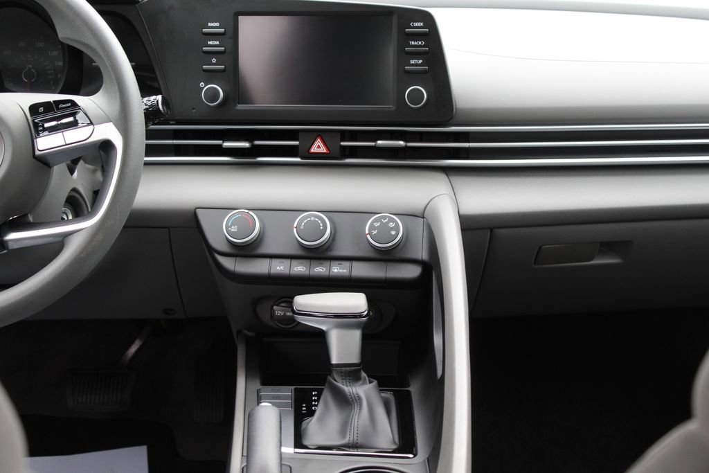 Used 2024 Lincoln Corsair AWD w/ Equipment Group 101A image 16