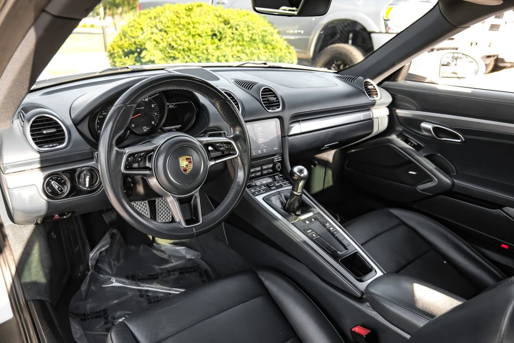 Used 2021 Porsche 718 Cayman RWD image 12