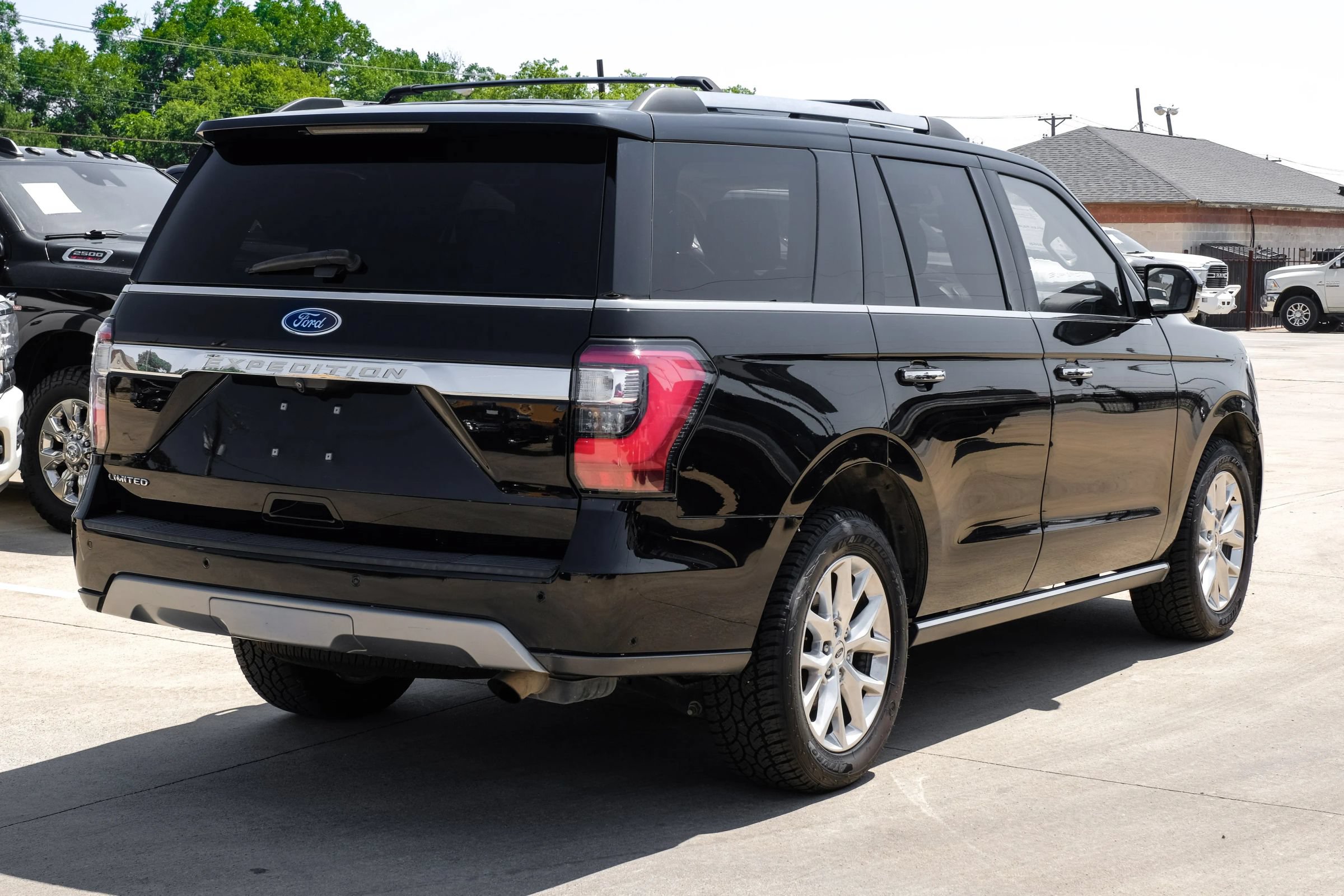 Used 2019 Ford Expedition Limited w/ Special Edition Package RWD image 11