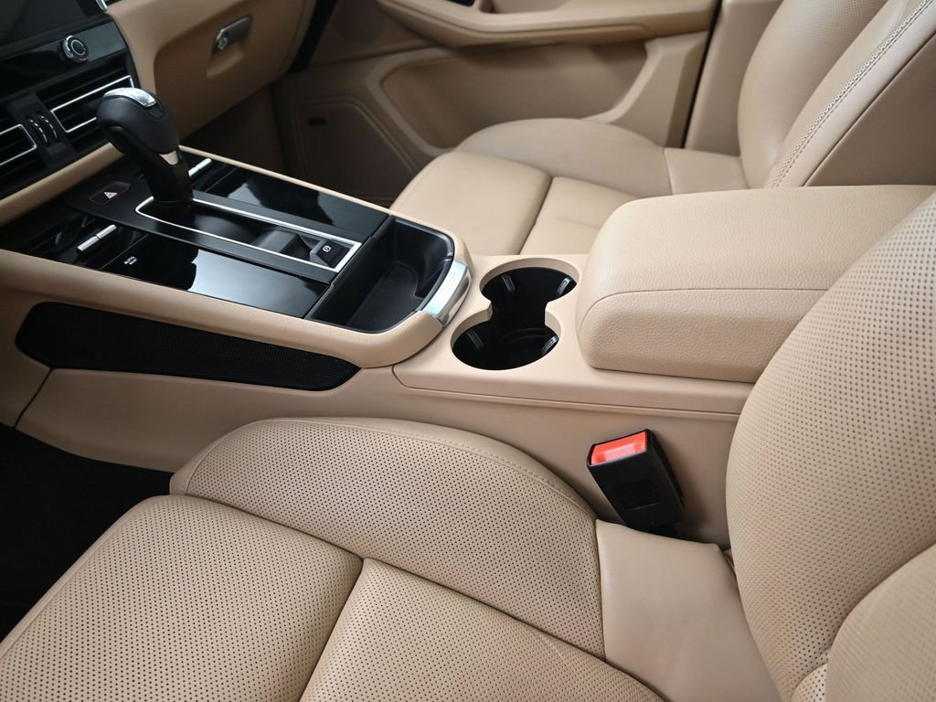 Certified 2022 Porsche Macan S image 22