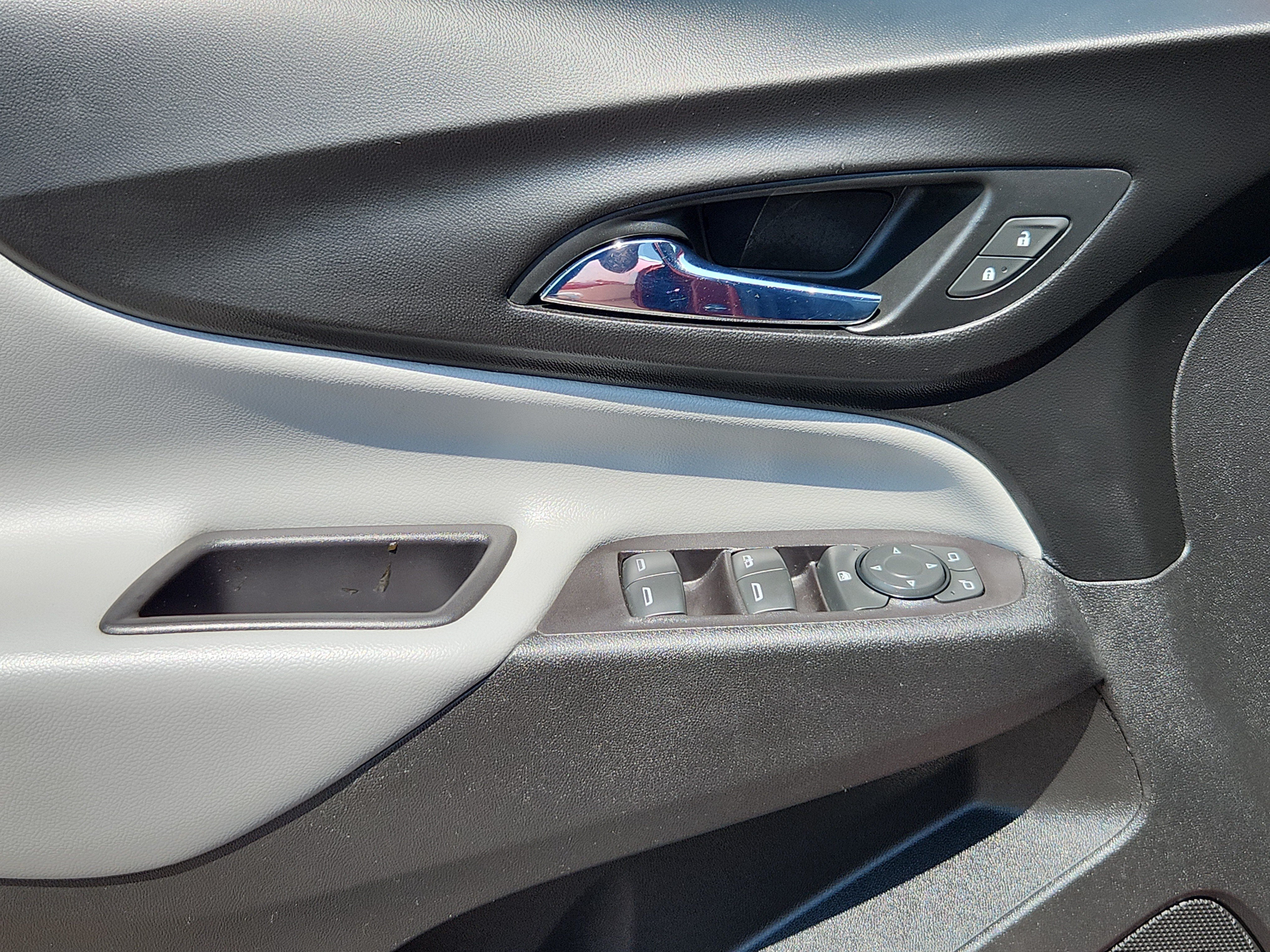 Used 2020 Chevrolet Equinox LT FWD image 8