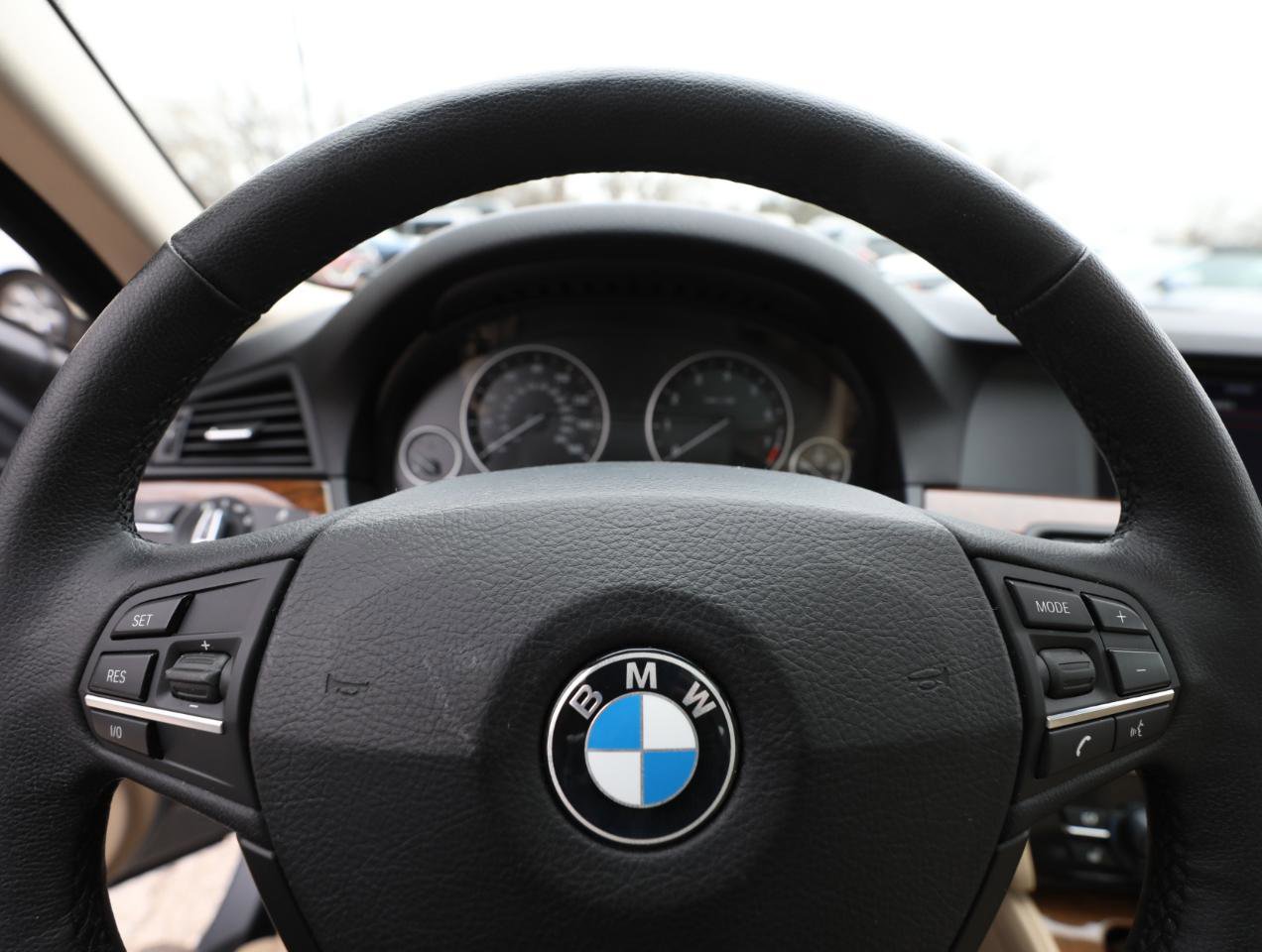 Used 2011 BMW 528i Sedan image 22