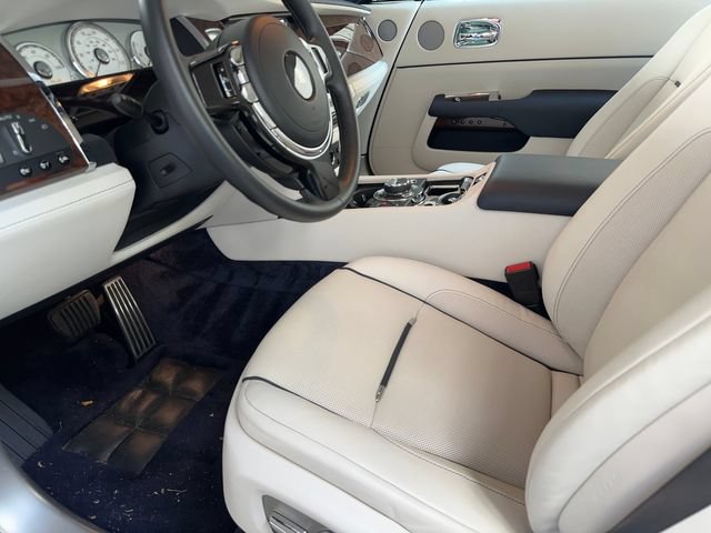 Used 2020 Rolls-Royce Dawn RWD image 9