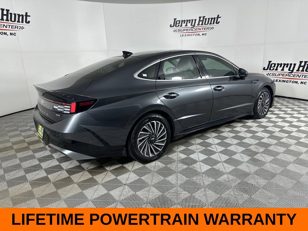 Used 2025 Hyundai Sonata Limited FWD image 6