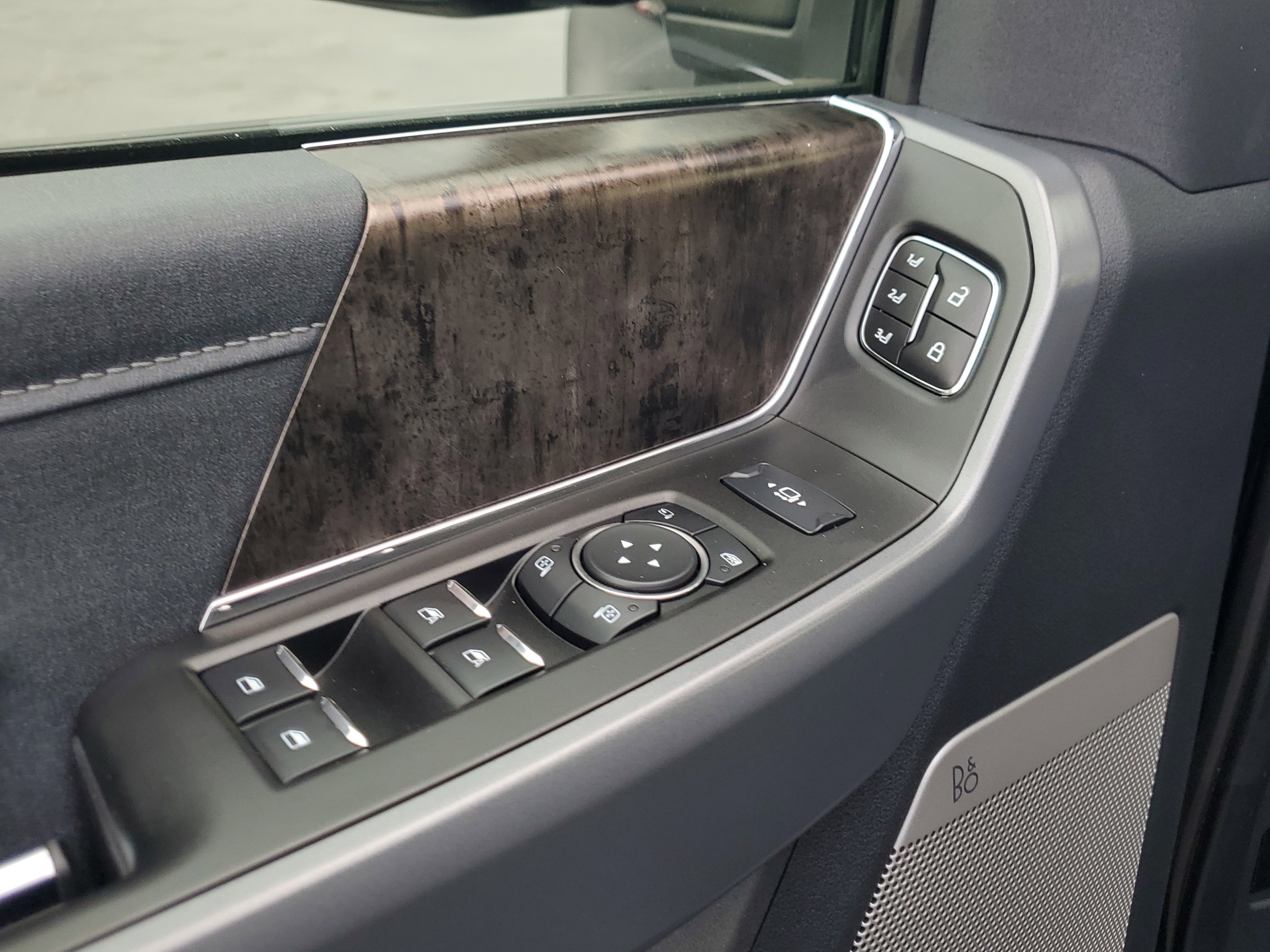 Used 2024 Ford F250 Lariat w/ Lariat Ultimate Package image 19