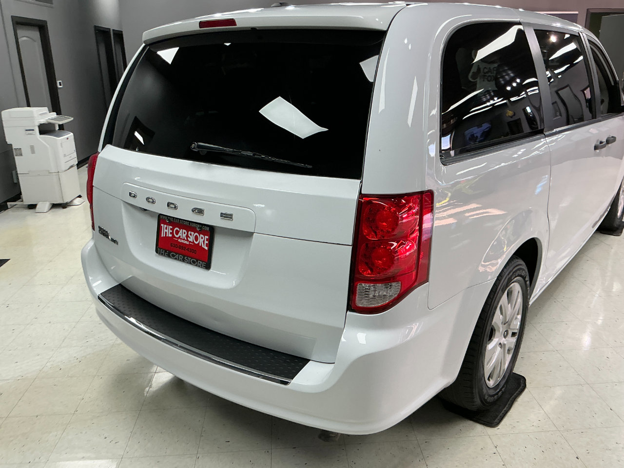 Used 2019 Dodge Grand Caravan SE w/ UConnect Hands-Free Group image 29