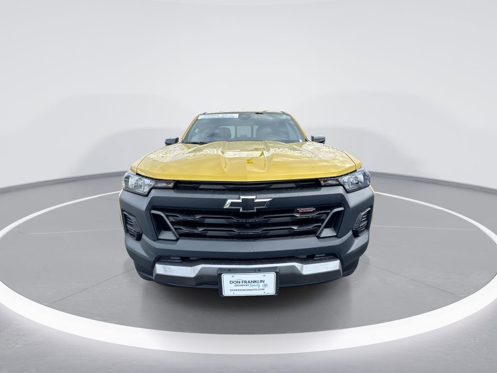 Used 2023 Chevrolet Colorado Trail Boss w/ Technology Package image 3
