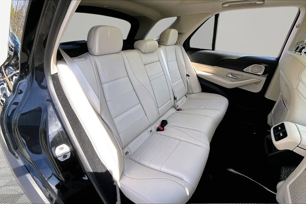 Used 2025 Mercedes-Benz GLE 450e 4MATIC w/ Winter Package image 17