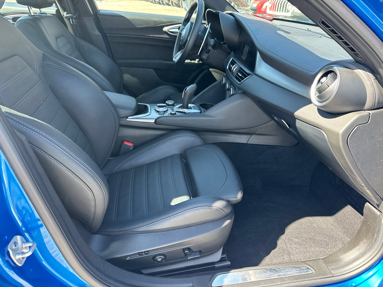 Used 2024 Alfa Romeo Giulia Veloce image 13