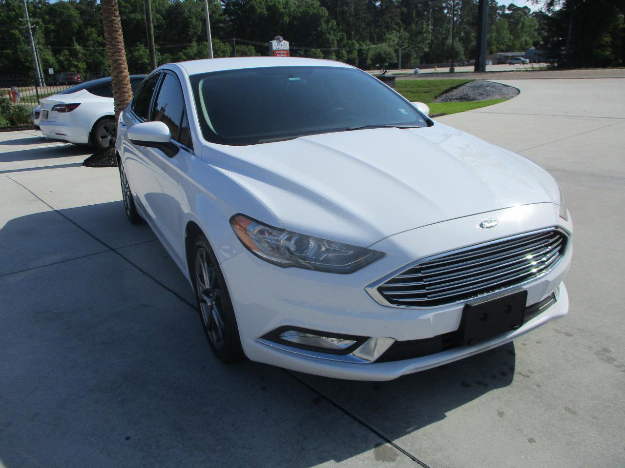 Used 2017 Ford Fusion SE w/ Equipment Group 201A image 28
