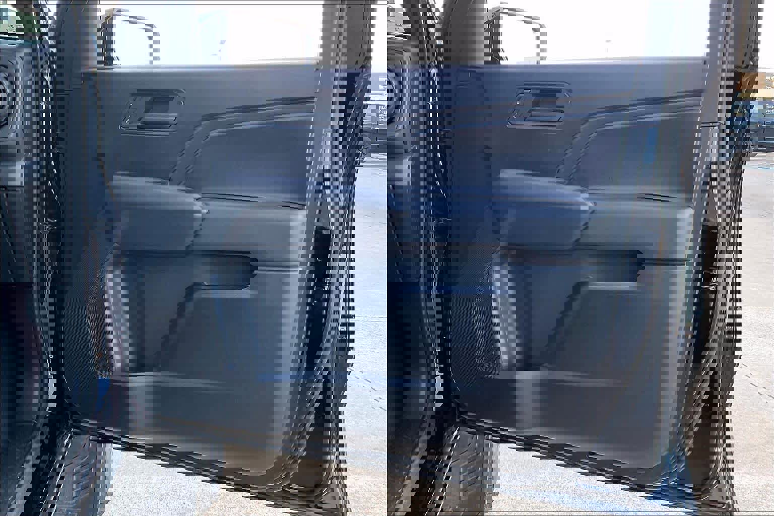 Used 2023 Chevrolet Colorado Trail Boss w/ Technology Package image 22