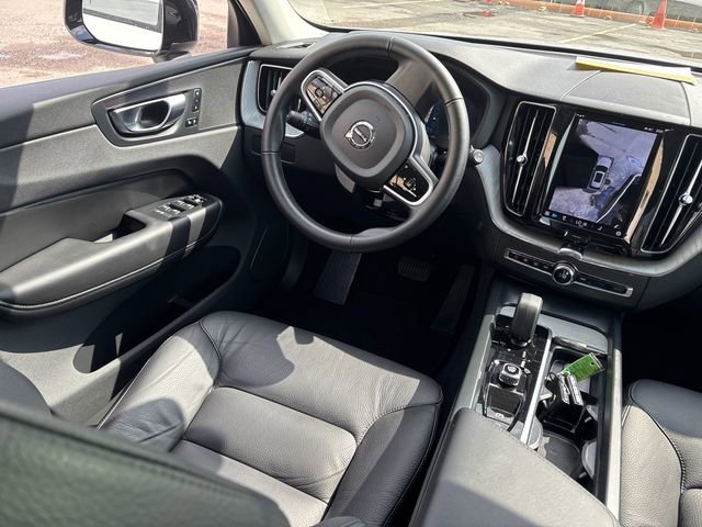 Used 2025 Volvo XC60 B5 Plus image 20