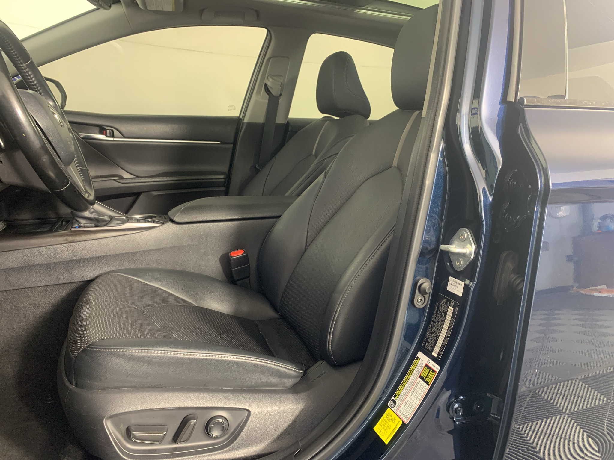 Used 2021 Toyota Camry XSE w/ Navigation Package FWD image 15