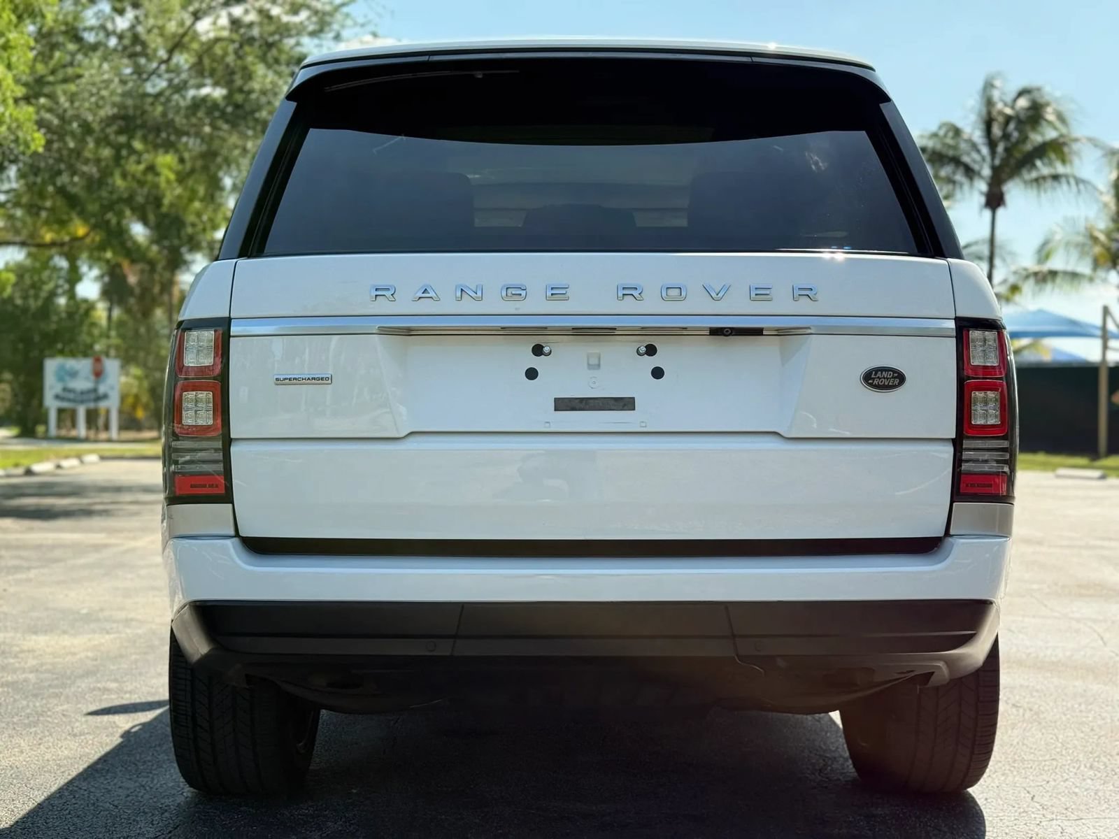 Used 2015 Land Rover Range Rover Long Wheelbase Supercharged AWD/4WD image 15
