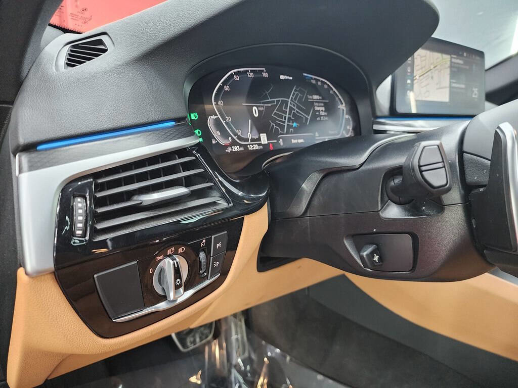 Used 2023 BMW 530e w/ M Sport Package image 18