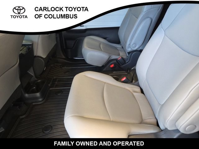 Used 2026 Toyota Sienna XLE FWD image 14