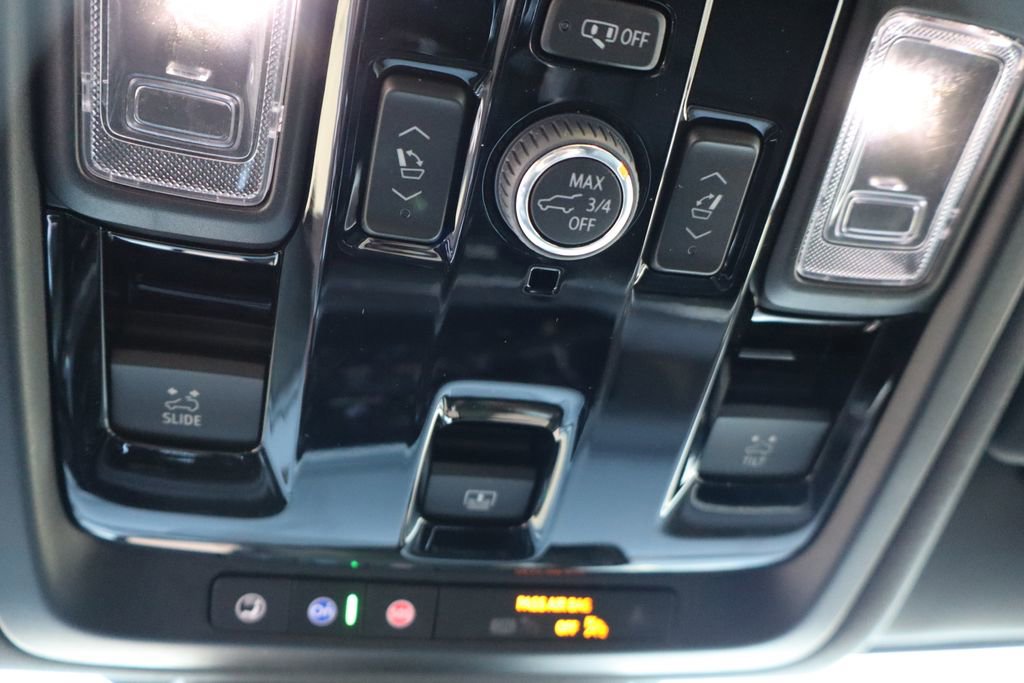 New 2026 Chevrolet Suburban Z71 w/ Comfort Package image 28