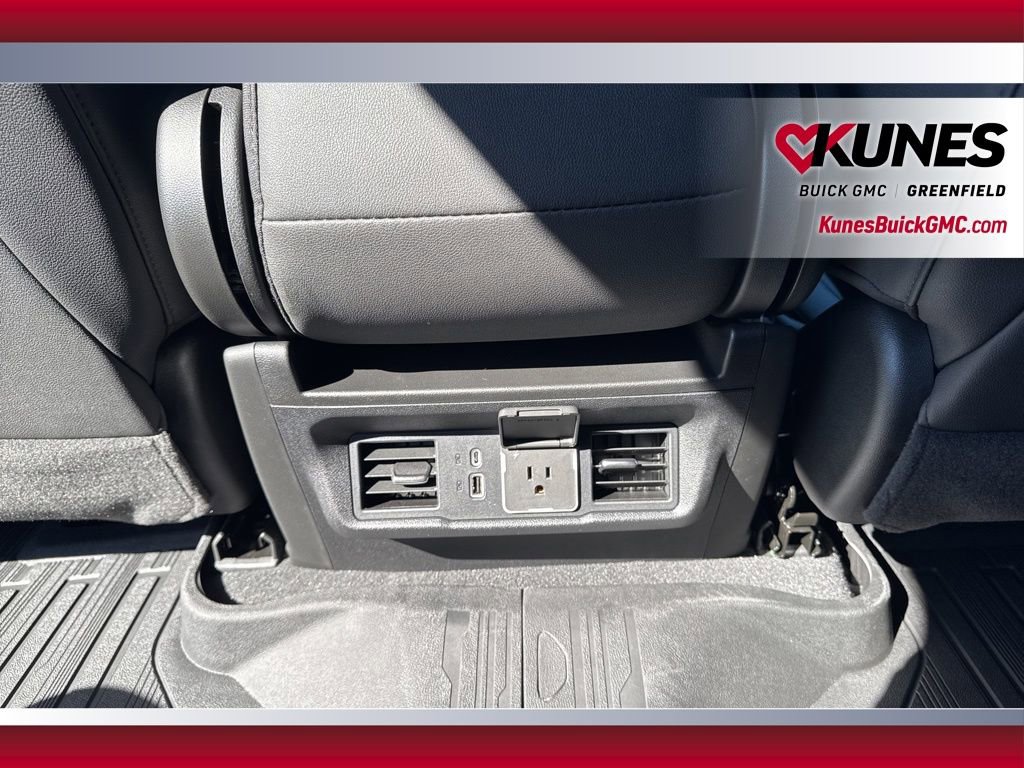 New 2025 GMC Sierra 3500 SLT image 43