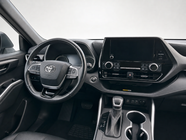Used 2023 Toyota Highlander XSE FWD image 15
