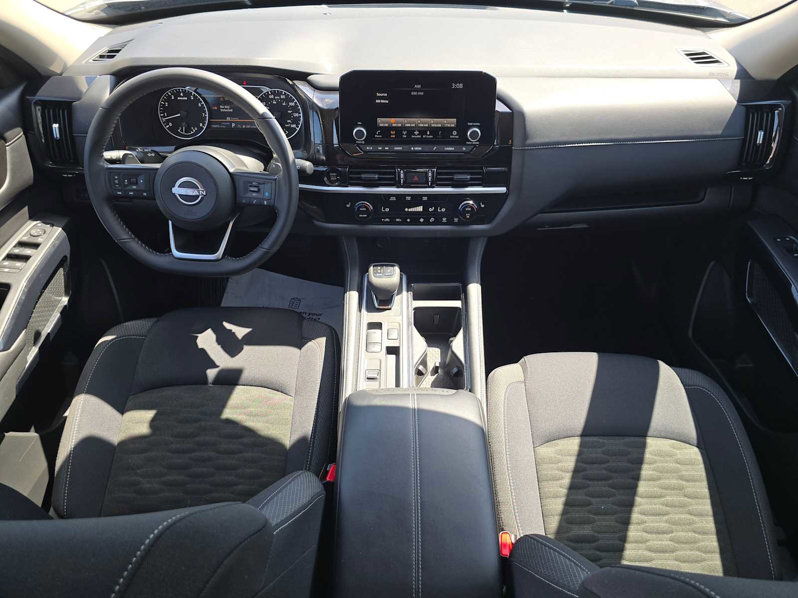 Used 2025 Nissan Pathfinder SV w/ Cargo Package FWD image 19