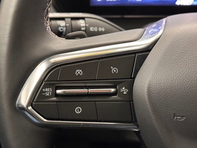 Used 2025 Chevrolet Traverse LT AWD/4WD image 10