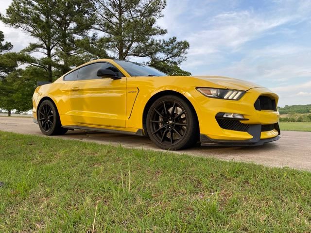 Used 2016 Ford Mustang Shelby GT350 w/ Technology Package image 11