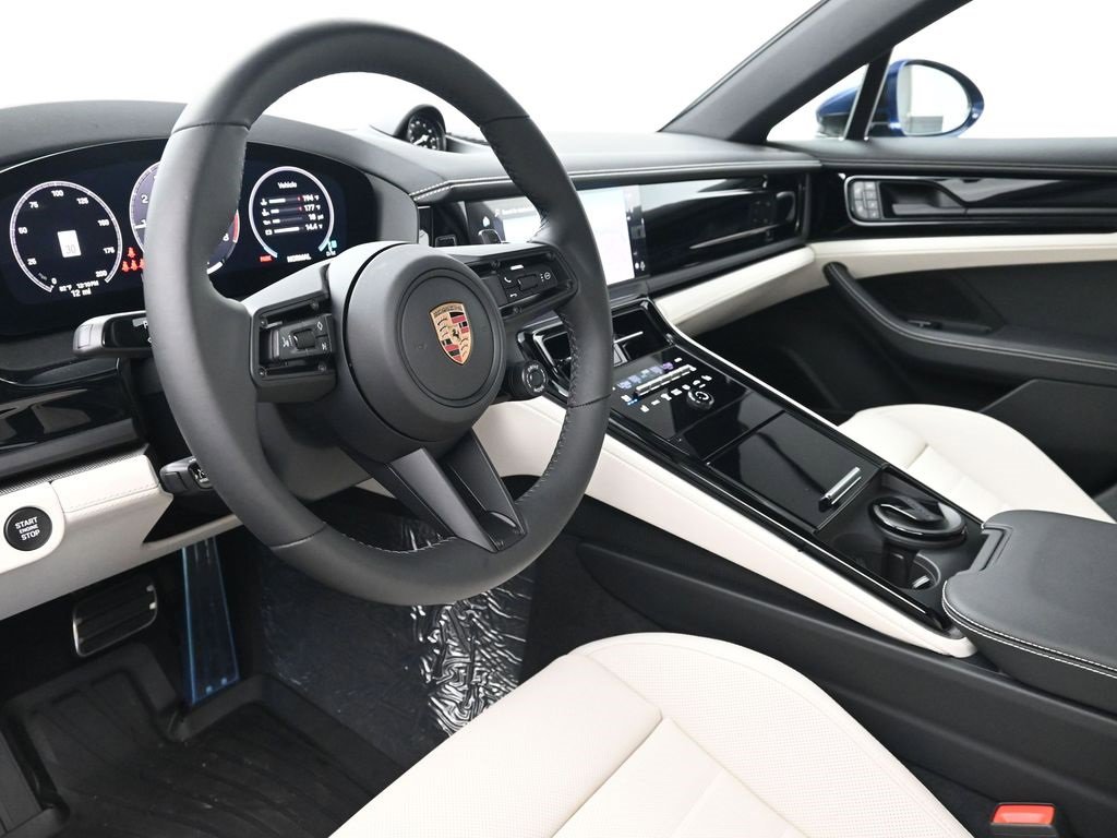 New 2025 Porsche Panamera image 4