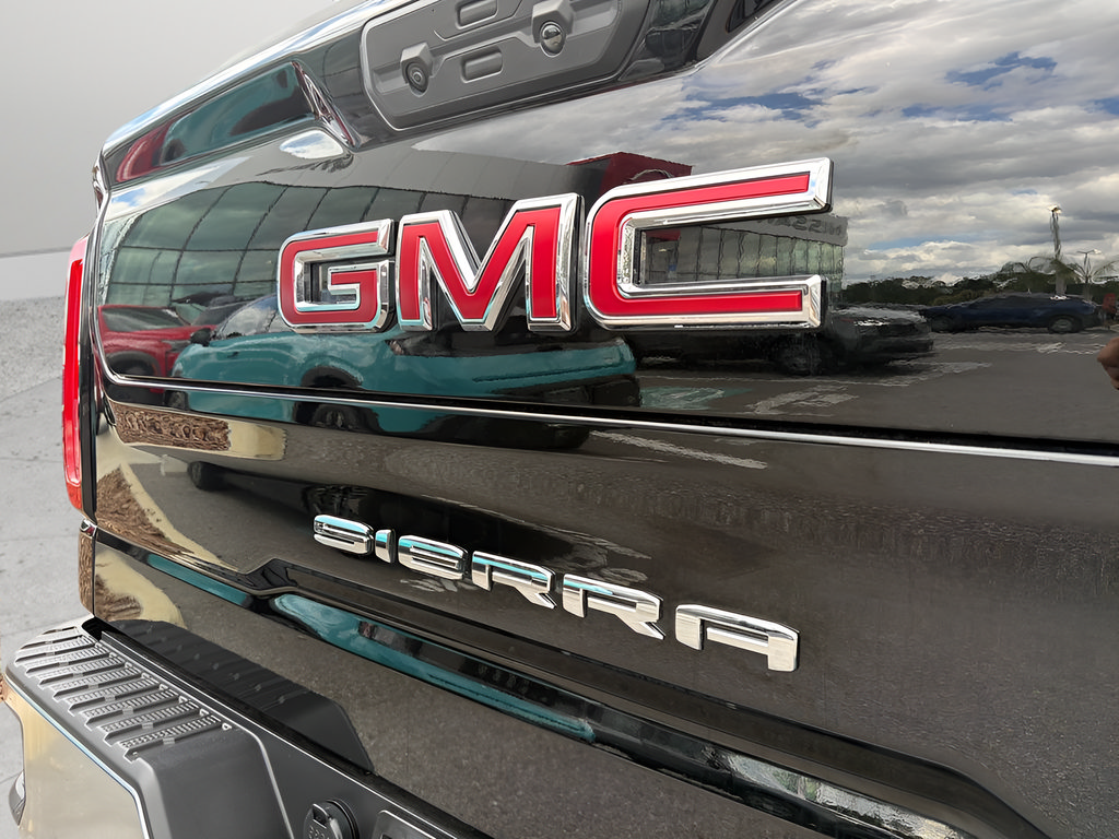 Used 2026 GMC Sierra 1500 SLT AWD/4WD image 40