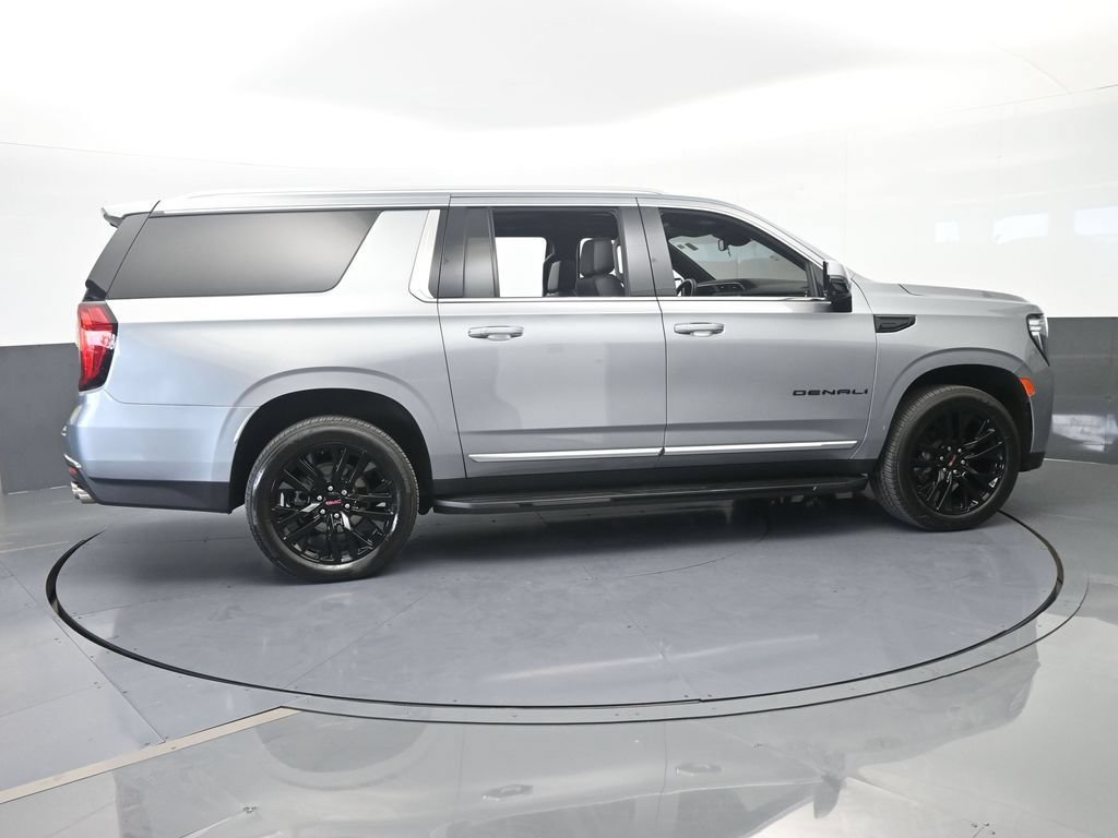 Used 2024 GMC Yukon XL Denali RWD image 7