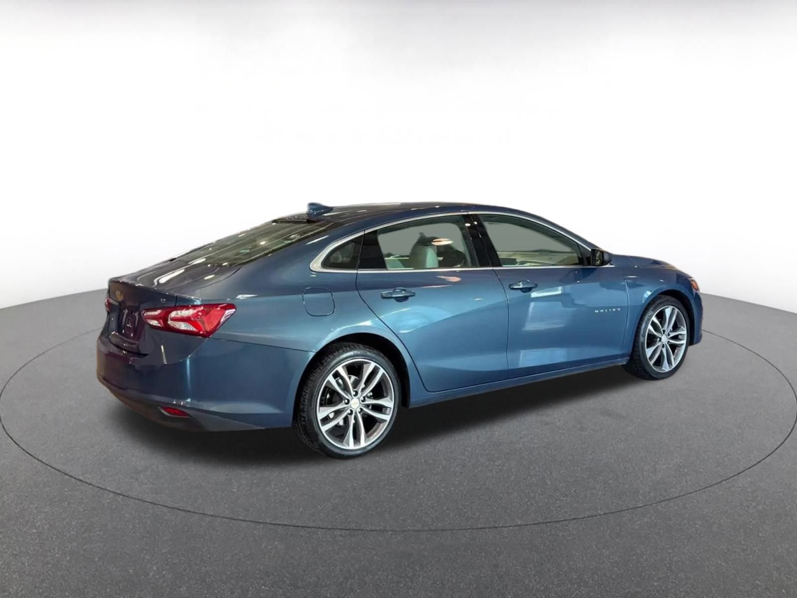 Used 2024 Chevrolet Malibu LT image 14