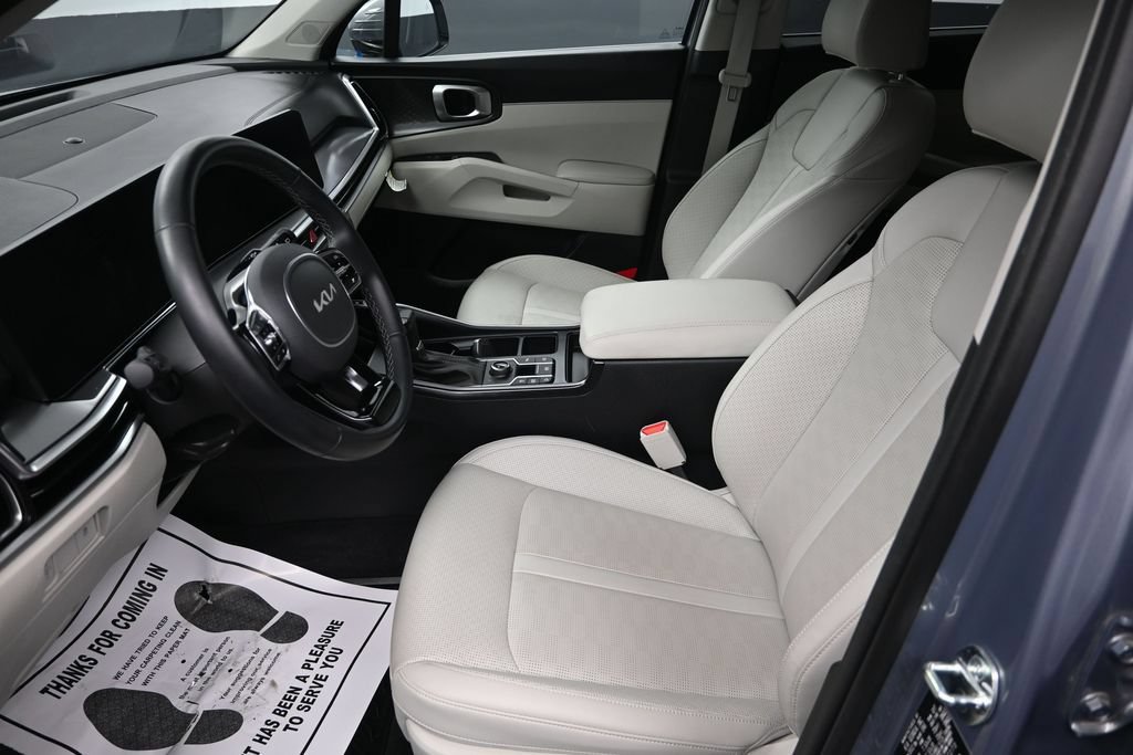 Certified 2025 Kia Sorento S AWD/4WD image 14