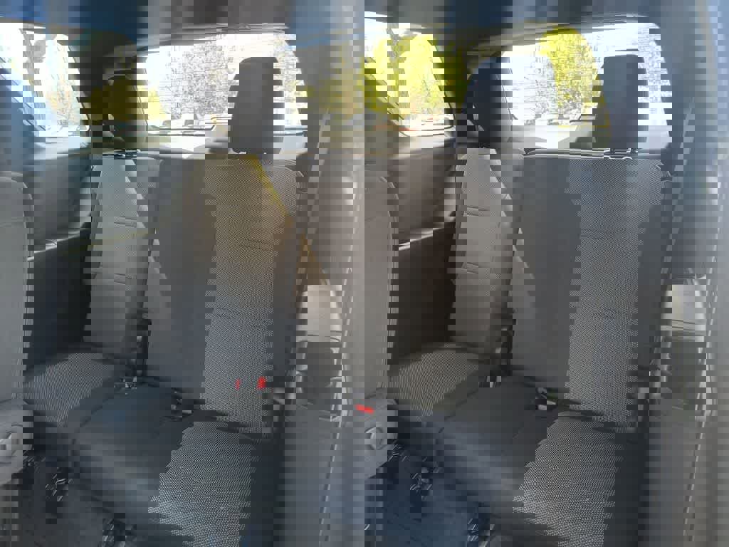 Used 2023 Chevrolet Traverse LT w/ Rear Camera Mirror Package image 22