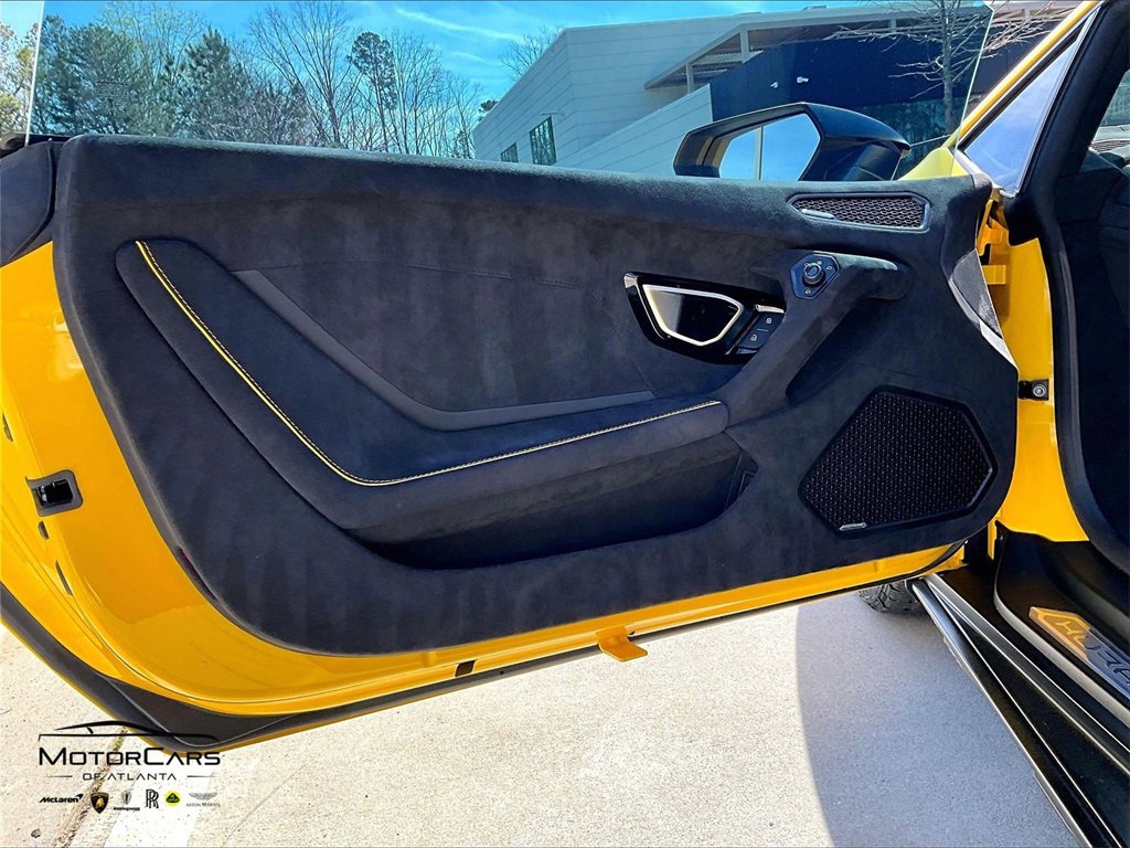 Used 2023 Lamborghini Huracan Sterrato image 18