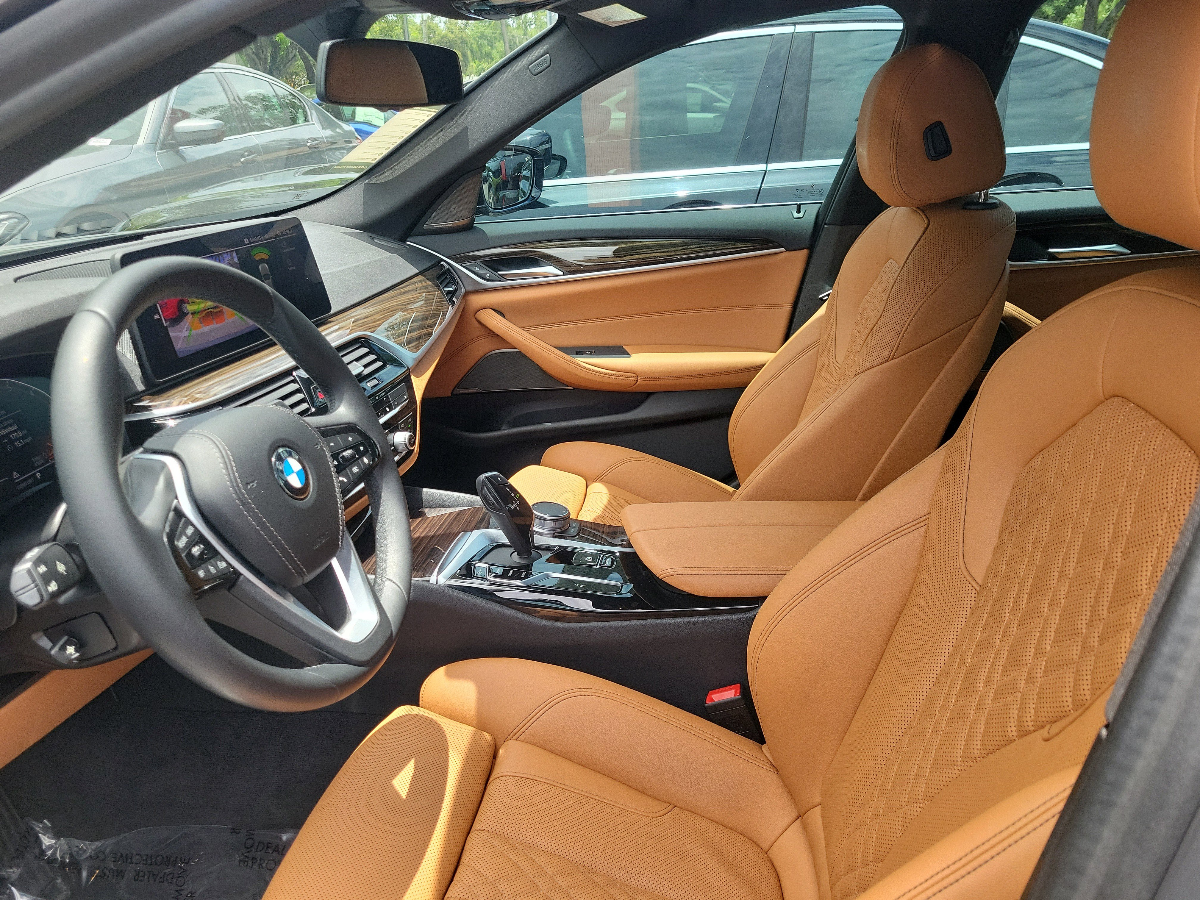 Used 2022 BMW 530i w/ Premium Package RWD image 14