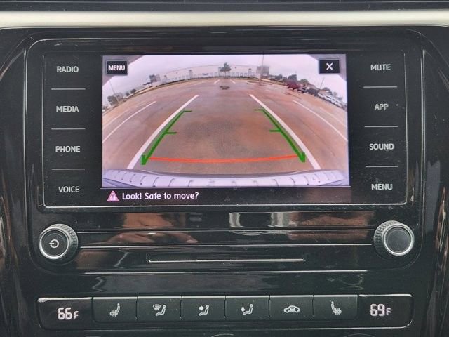 Used 2021 Volkswagen Passat 2.0T SE FWD image 15
