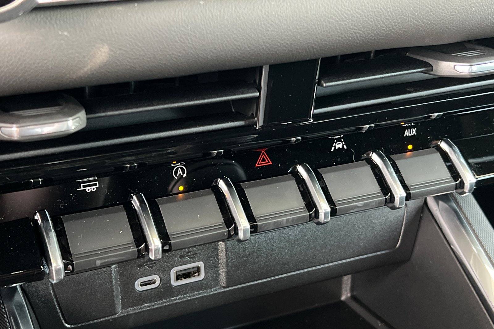 New 2026 GMC Canyon Elevation RWD image 22