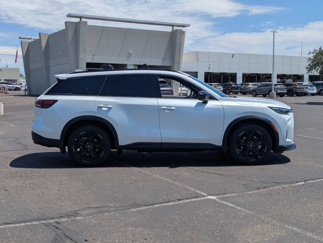 Certified 2027 INFINITI QX60 Sport w/ Dark Cargo Package AWD/4WD image 6