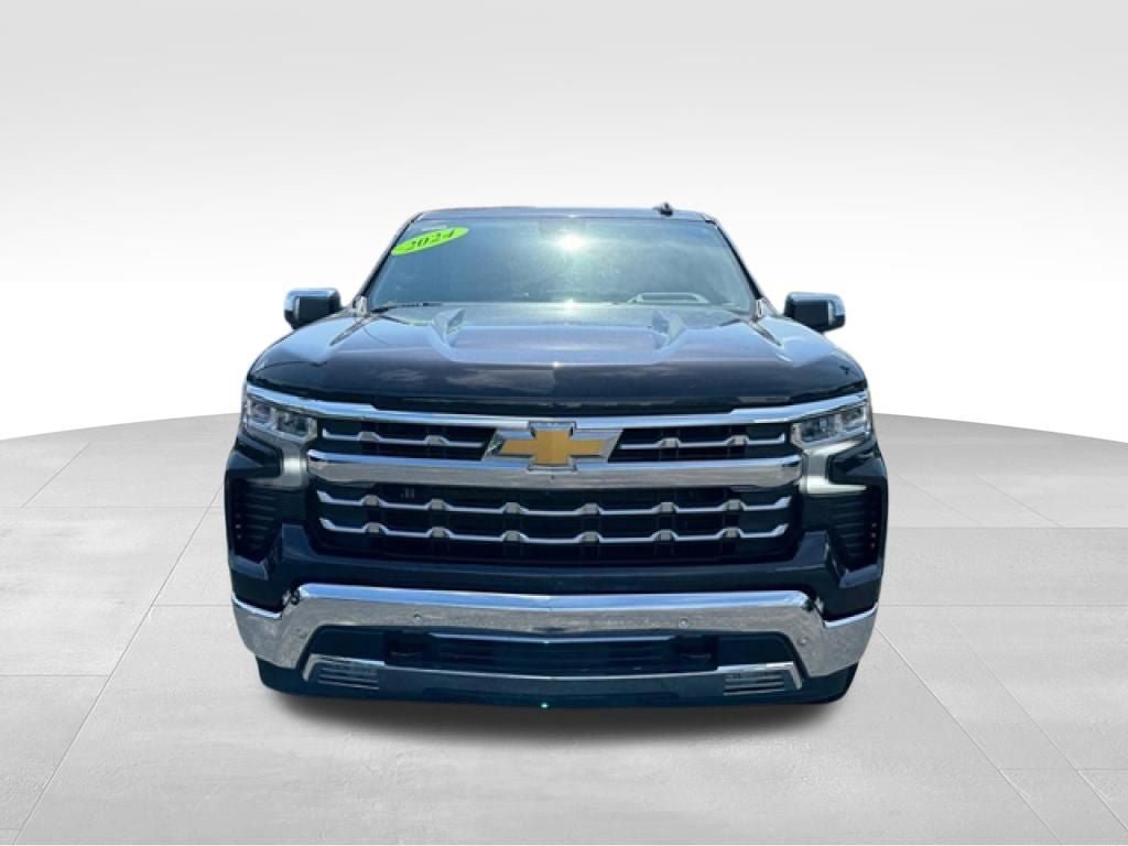 Used 2024 Chevrolet Silverado 1500 LTZ w/ LTZ Premium Package AWD/4WD image 11