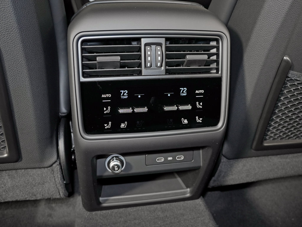 New 2026 Porsche Cayenne GTS AWD/4WD image 37